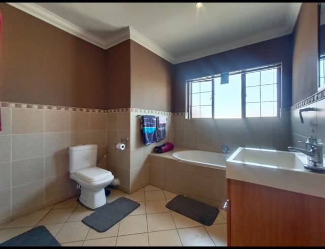 3 BEDROOM HOUSE FOR SALE IN VANDERBIJLPARK SE 8
